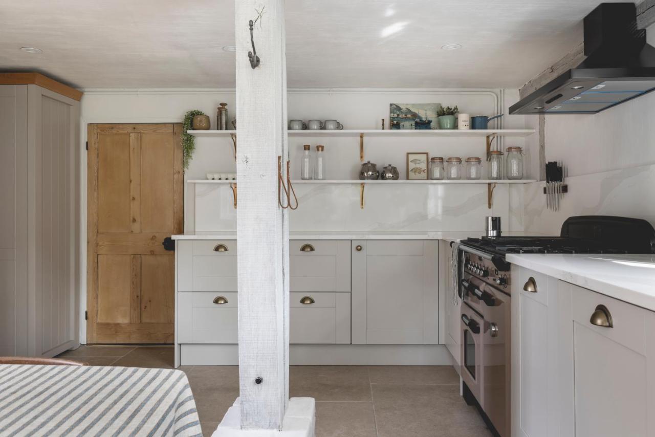 Cosy Cottage With Beautiful Garden, Hottub & Sauna Marden  Buitenkant foto
