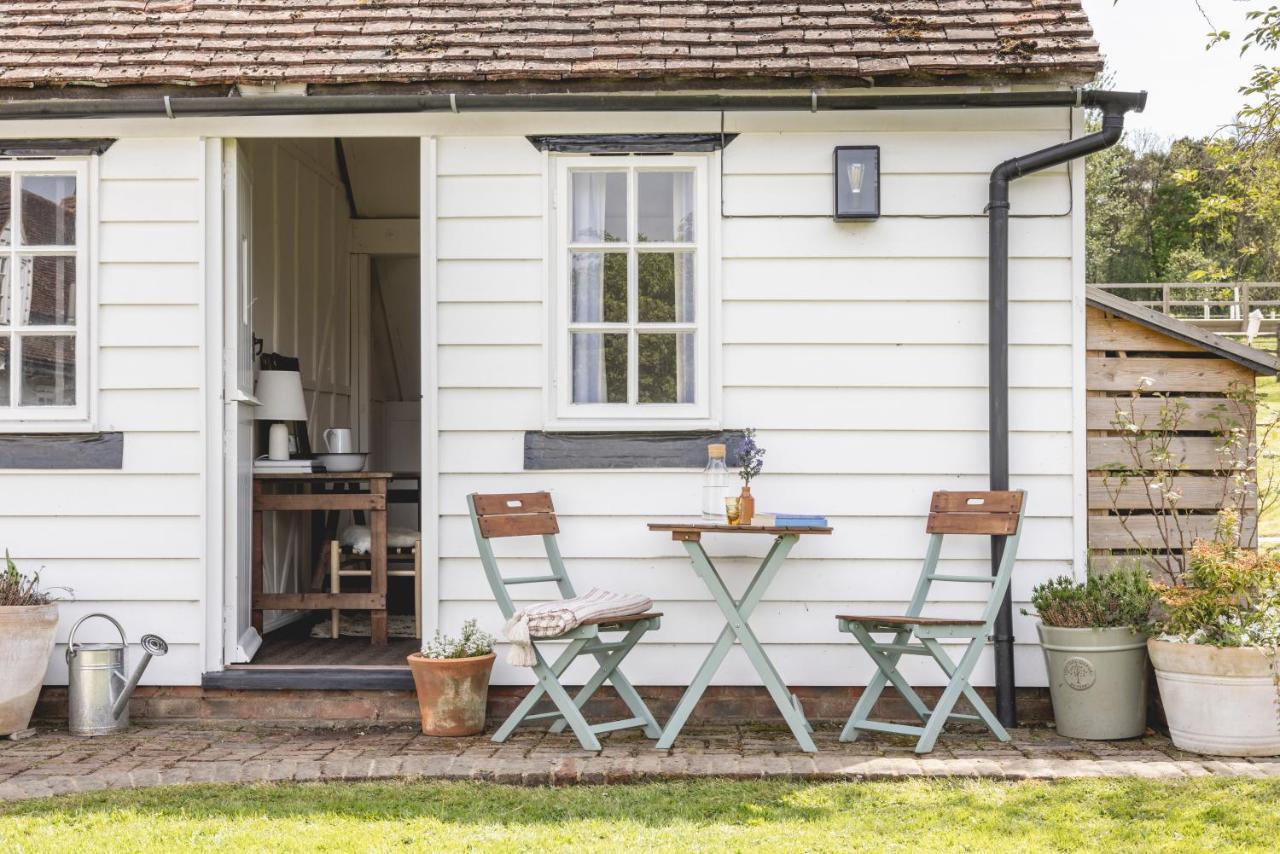 Cosy Cottage With Beautiful Garden, Hottub & Sauna Marden  Buitenkant foto