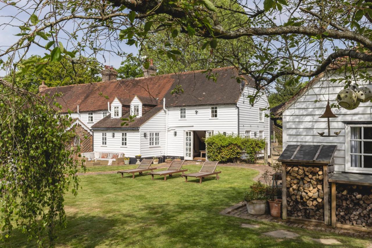 Cosy Cottage With Beautiful Garden, Hottub & Sauna Marden  Buitenkant foto